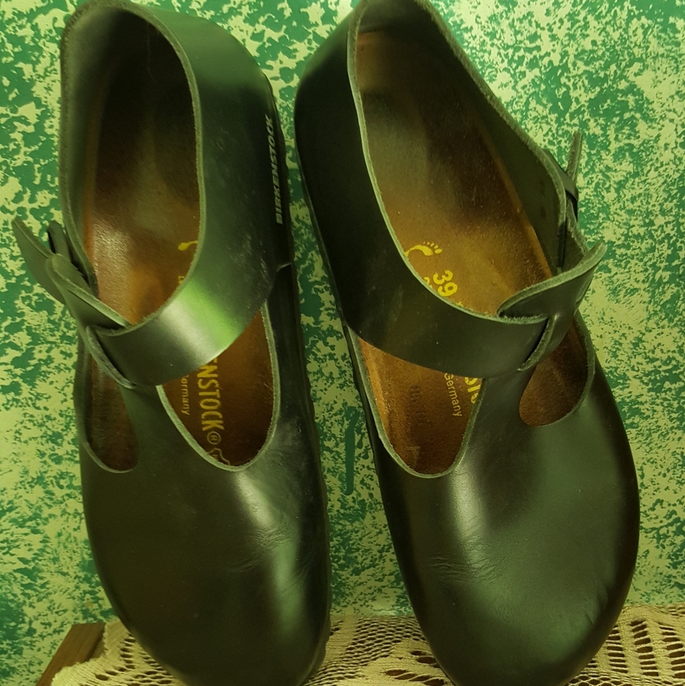 Birkenstock size 9 med black